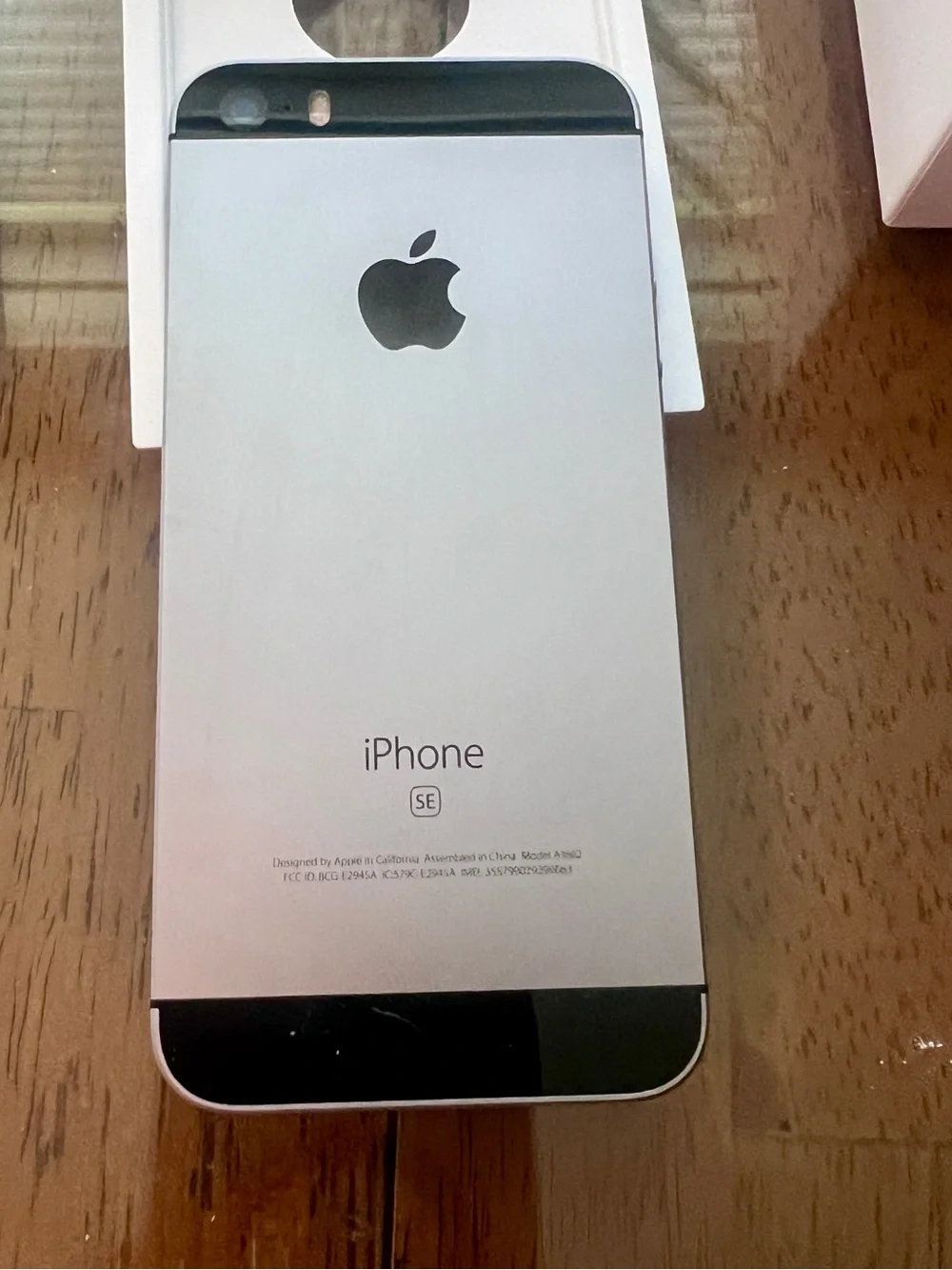 iPhone SE 1st Gen (2015-2017) 32GB PRISTINE OPEN BOX COLLECTORS BUNDLE